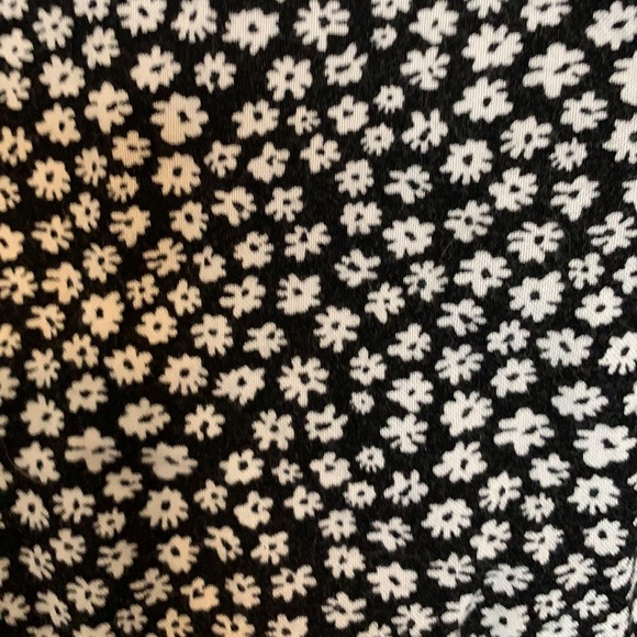 2 FOR $15 SALE 🔥 H&M Daisy Print A-line Skirt - Picture 3 of 5